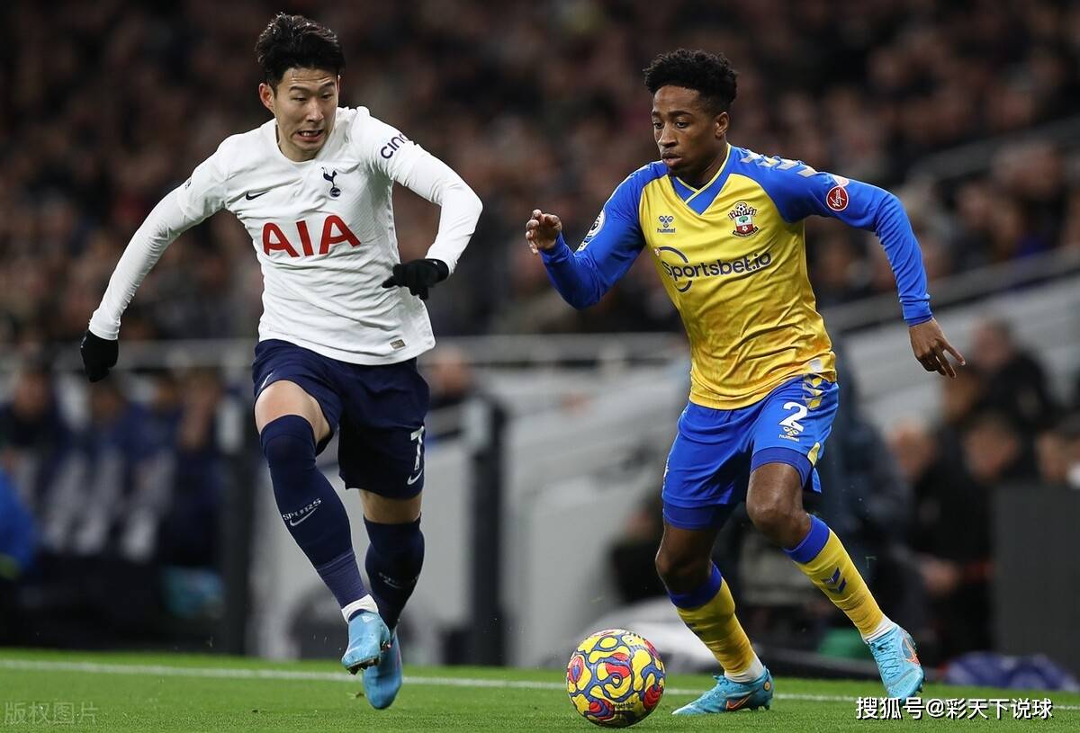 开云体育中国官网-今夜英超传出新动向，夏洛特黄蜂豪取连胜，管理层表态——引发热议，纪律约束更严格(英超新赛季各队转会)