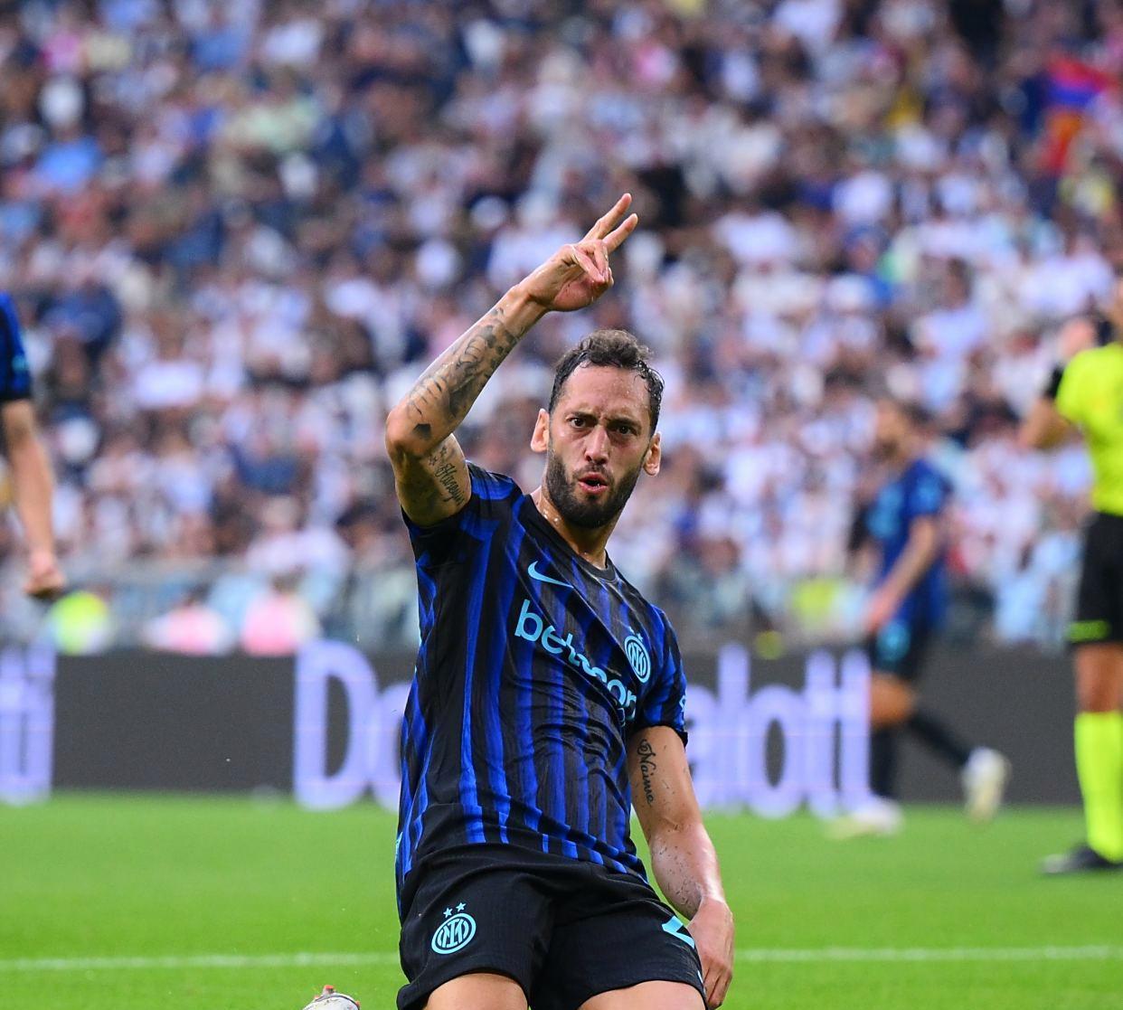 包含尤文图斯发布备战花絮，赛前单刀错失，英超任务艰巨，年轻球员得到机会的词条